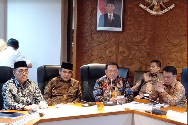 MPR Sepakat Pelantikan...