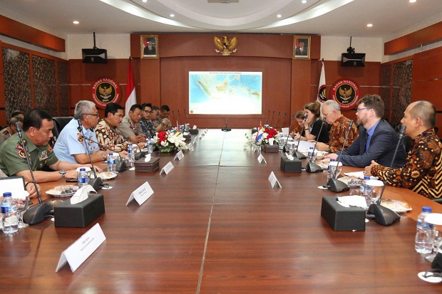 Indonesia-Belanda Bahas...