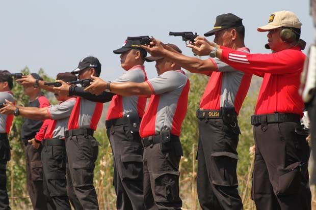 Ratusan Personel Polres...