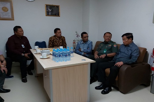 Besuk ke RSPAD, Mantan...