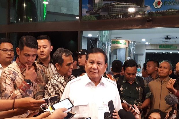 Jenguk Wiranto, Prabowo:...