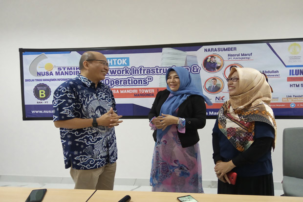 Teknologi Berubah Cepat,...