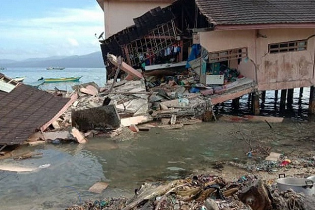 BNPB: Pulau Ambon dan...