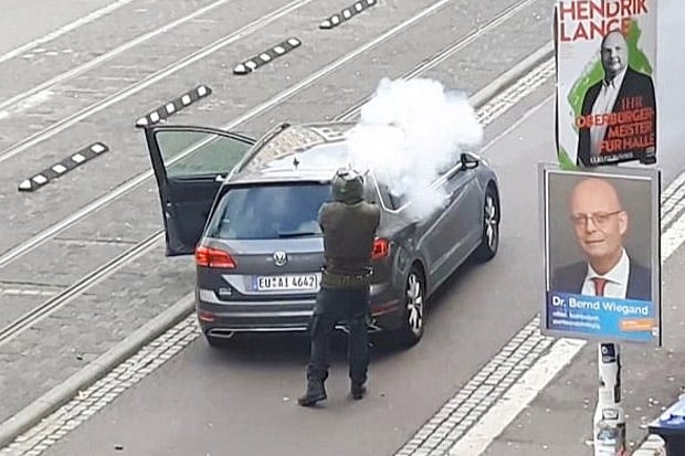 Pelaku Penembakan Sinagog...