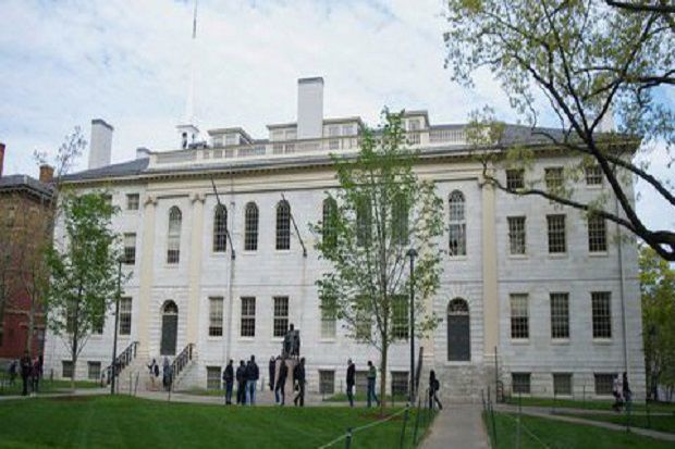 Universitas Harvard...