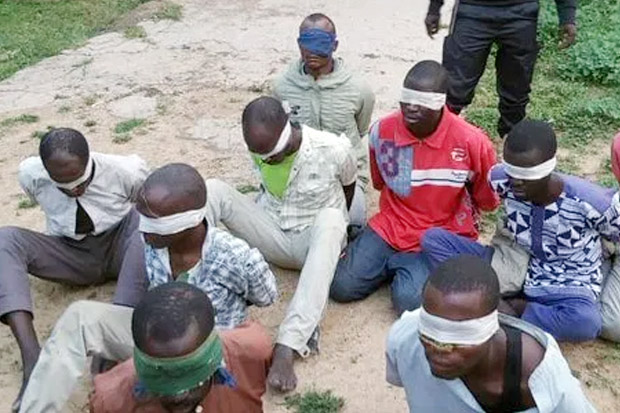 Tentara Nigeria Tangkap...