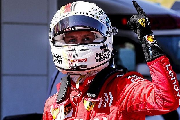Sebastian Vettel Raih...