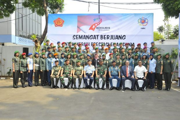 Panglima TNI Berangkatkan...