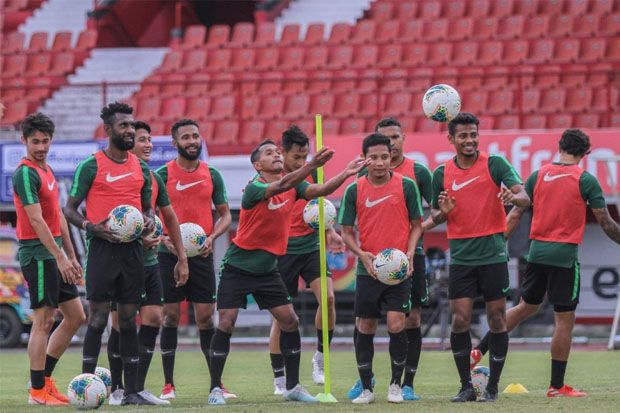 Lupakan Kekalahan, Pemain...