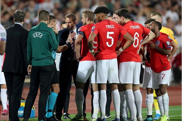 FA Desak UEFA Selidiki...
