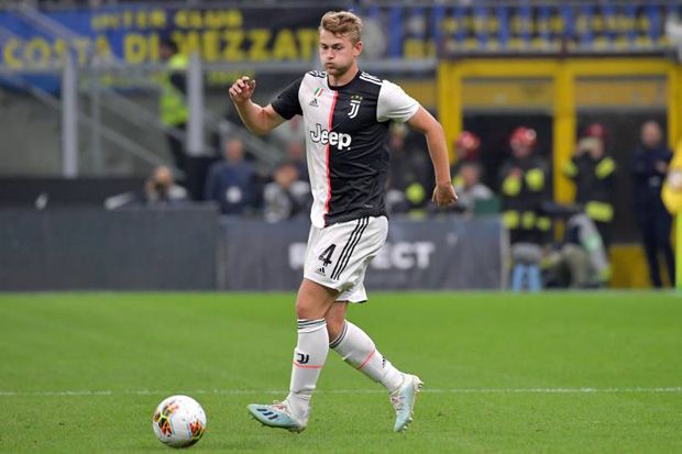 Bek Juventus Masuk Nominasi...