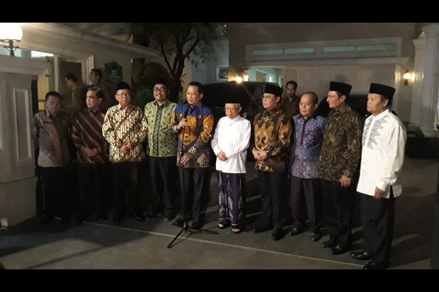 Pilih Bersarung atau...