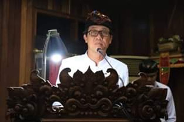 Bupati Nyoman Suwirta...