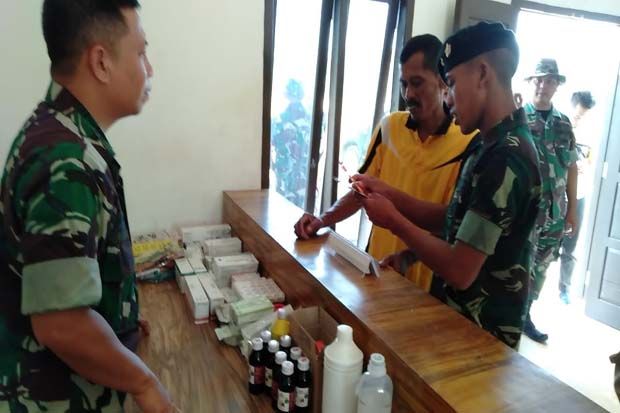 Personel TNI Ini Dampingi...