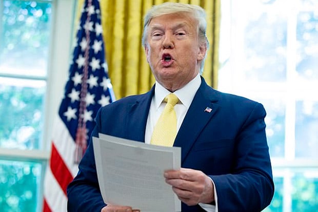 Resmi, Trump Jatuhkan...