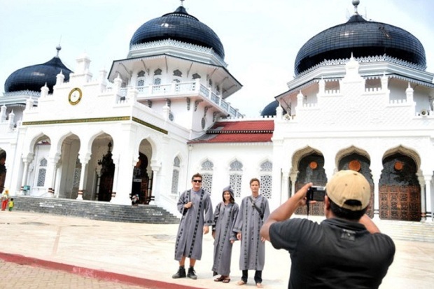 Kemenpar dan MUI Kembangkan...