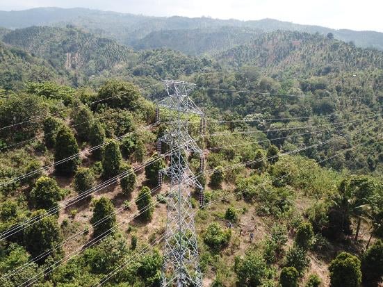 Melintas Bukit Menembus...