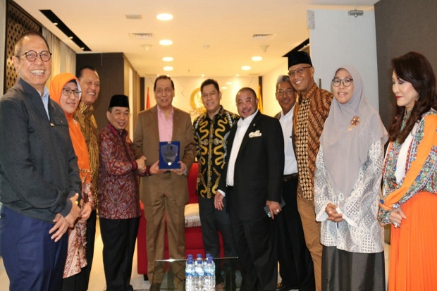 Bangun Silaturahim,...