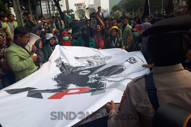 Demo di Istana Membubarkan...