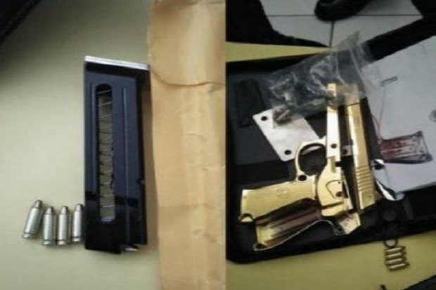 Sepucuk Pistol asal...