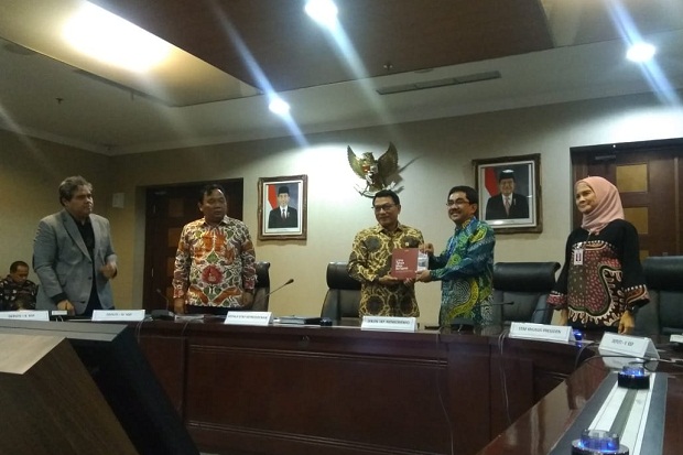 Hari Terakhir Kerja...