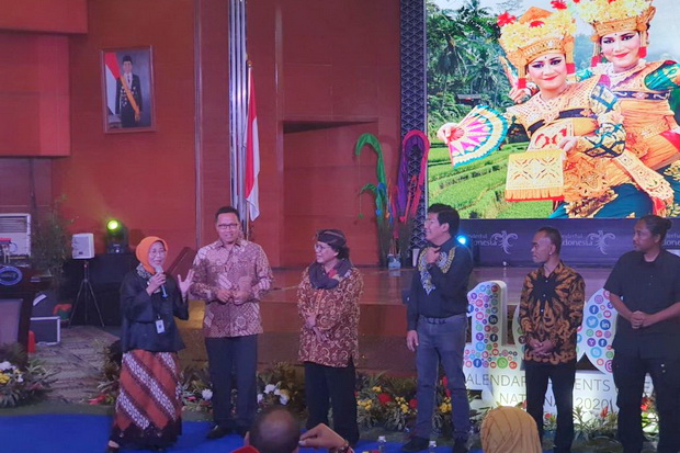 Manado Fiesta Lengkapi...
