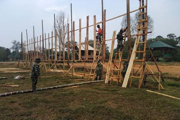 TNI Lakukan Pemasangan...