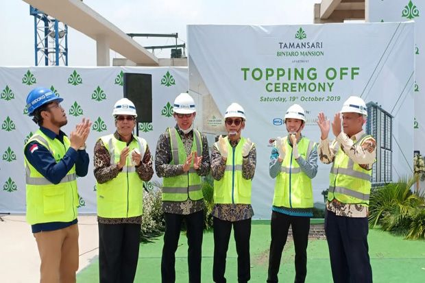 Topping Off, Tamansari...