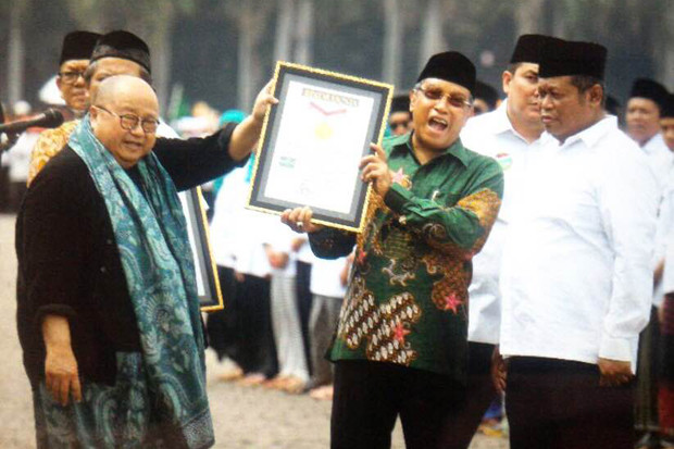 Peringati Hari Santri,...