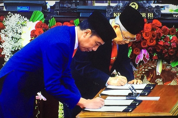 Jokowi Pastikan Akan...