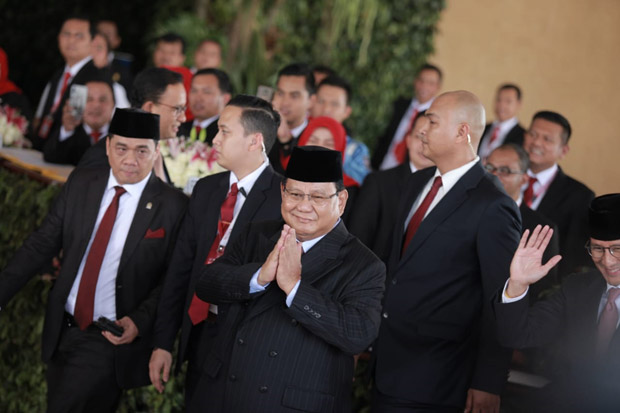 Prabowo-Sandi Hadiri...