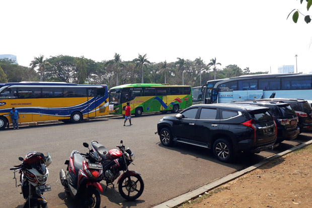 Hadiri Pesta Rakyat,...