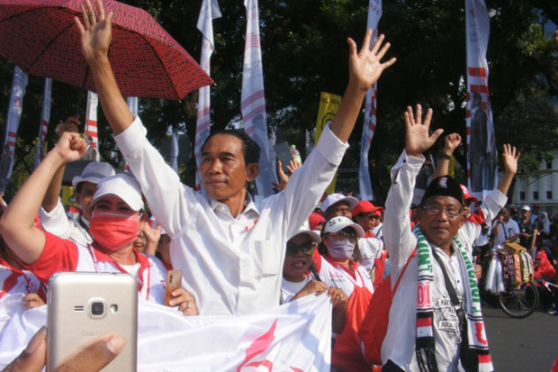 Gelar Syukuran, Relawan...