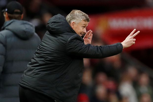 Tak Peduli Keluhan Klopp,...
