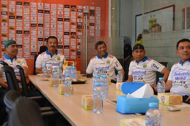 Tak Dapat Izin Kepolisian,...