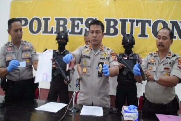 Mengaku Petugas KPK,...