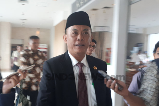 Bahas RAPBD DKI 2020,...