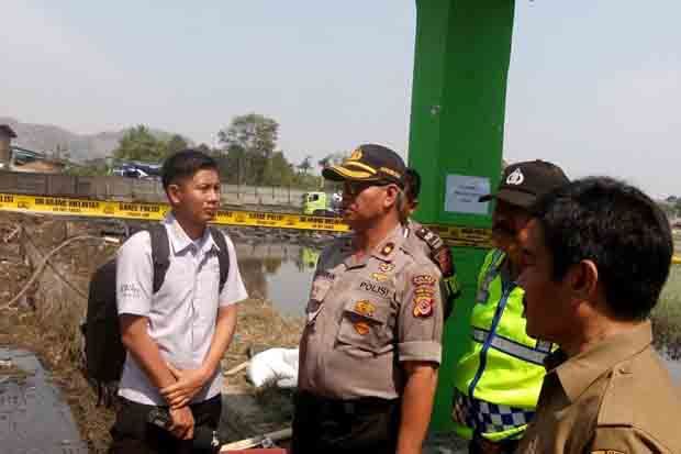 Polisi Sterilkan Lokasi...