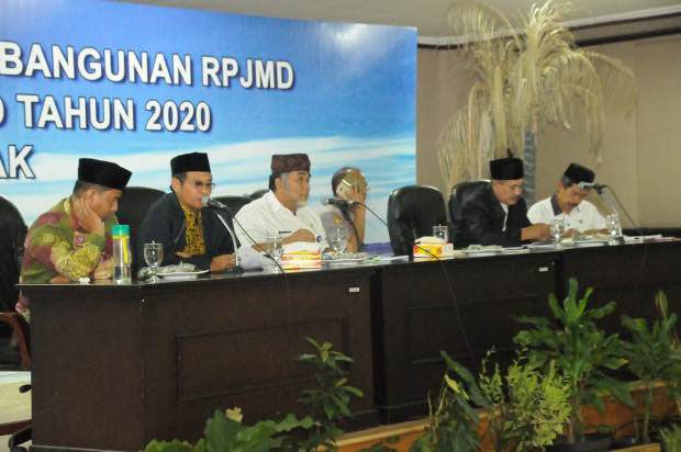 Pemkab Lebak Gelar Rapat...