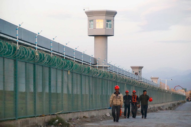 Eks Tahanan Kamp Xinjiang:...