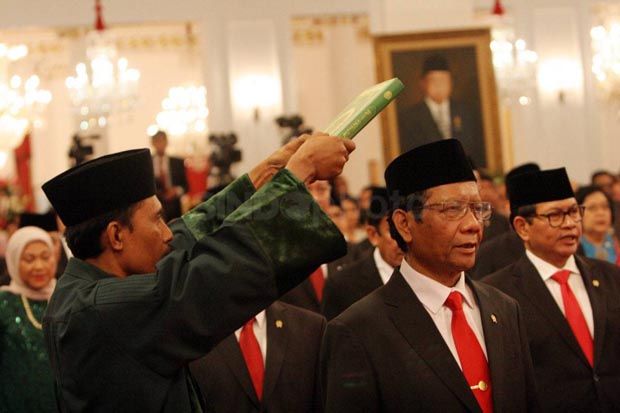 Mahfud MD: Menko Bisa...