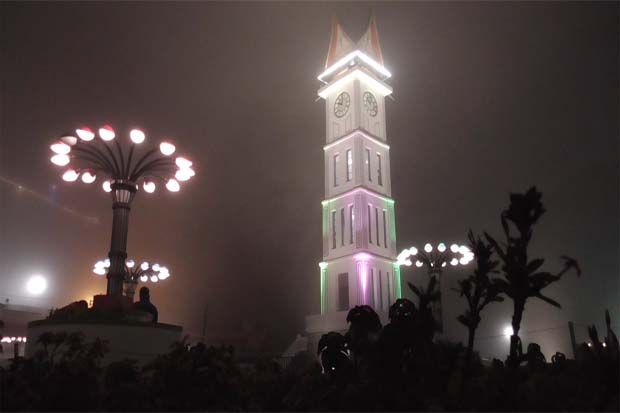 Duh, Jarum Jam Gadang...