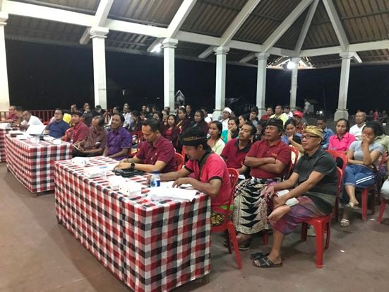 Memasyarakatkan Hukum,...