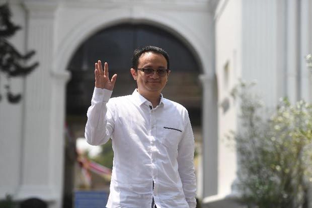 Usia Muda, Jerry Sambuaga...