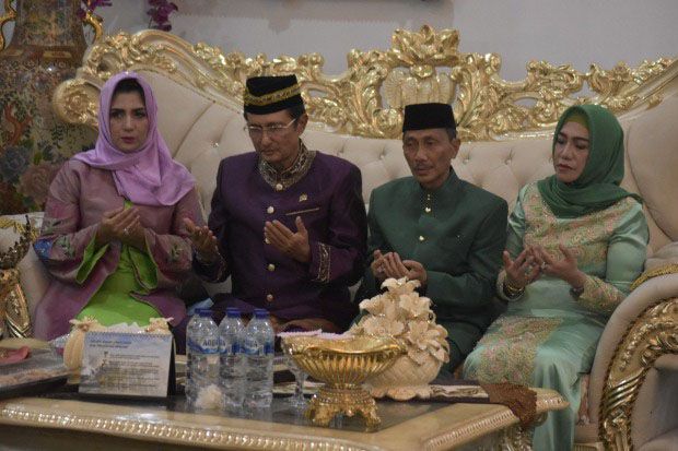 Fadel Mohammad Dorong...