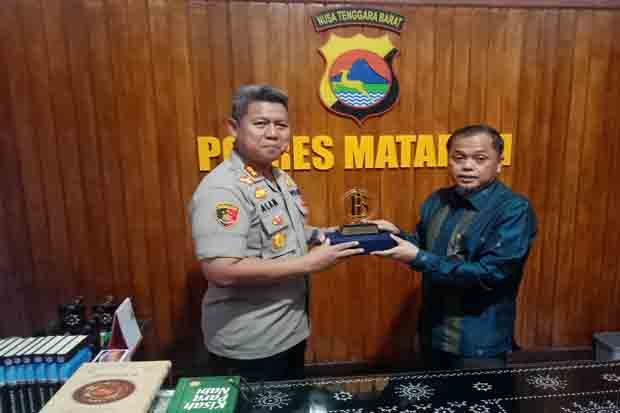 Bongkar Kasus Uang Palsu,...