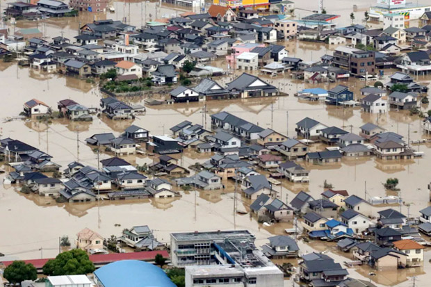 Hujan Lebat Picu Banjir...