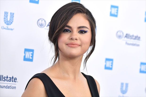Dua Tahun Jomblo, Selena...