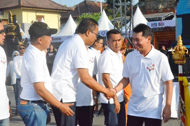 Bupati Suwirta Hadiri...