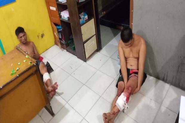 Dua Penyiram Air Keras...